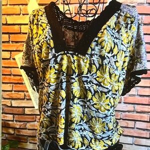 👚 Free People – Mixed Print Crochet Trim Top – Sz Large (NWOT) / O